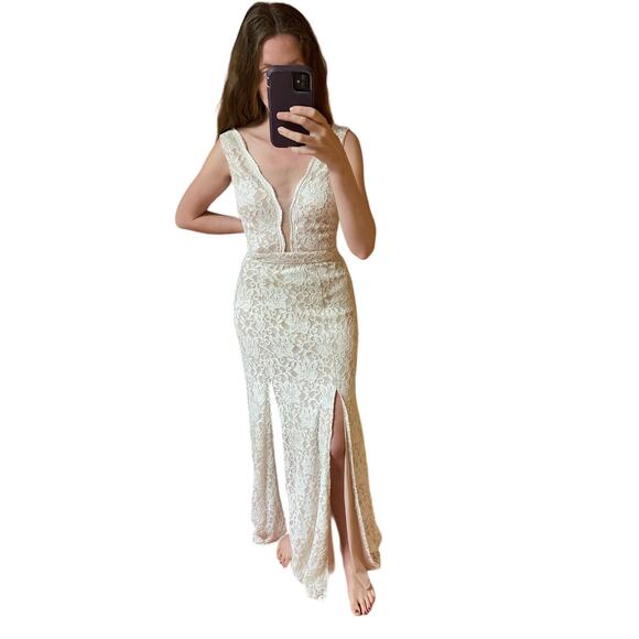 David's Bridal Dresses & Skirts - David's Bridal Lace Wedding Dress